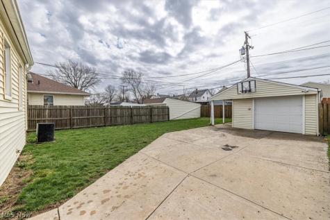 3111 Tuxedo Avenue Parma OH 44134
