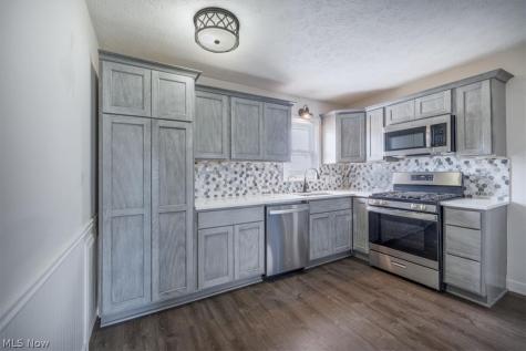 3111 Tuxedo Avenue Parma OH 44134