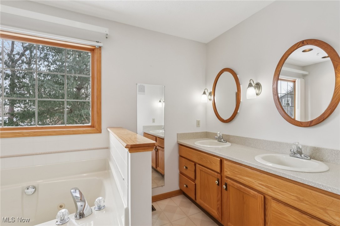 2368 Vixen Street NW North Canton OH 44720