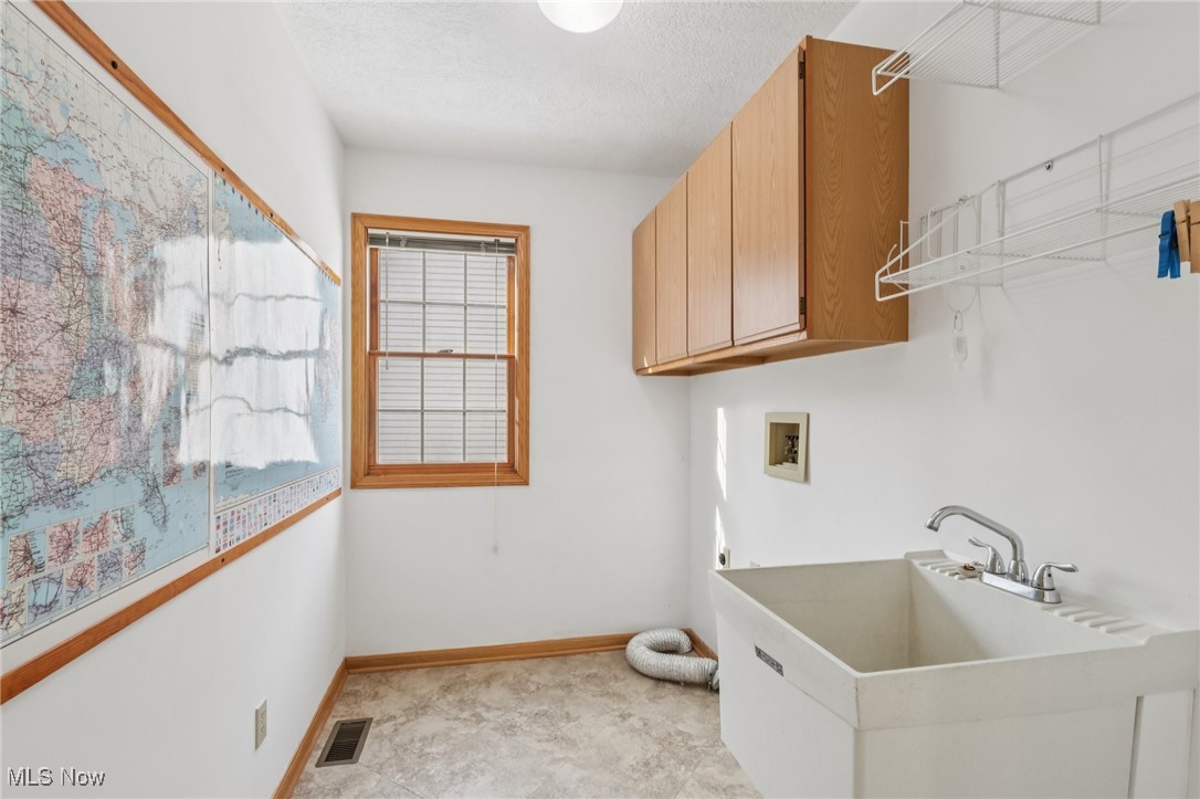 2368 Vixen Street NW North Canton OH 44720