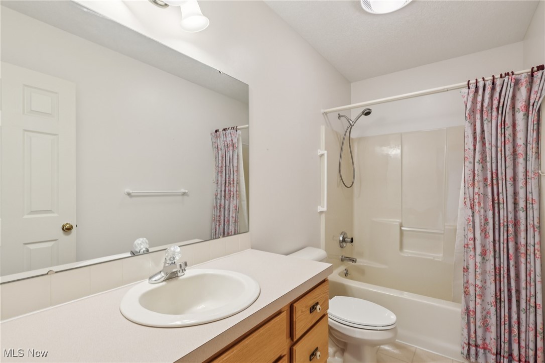 2368 Vixen Street NW North Canton OH 44720
