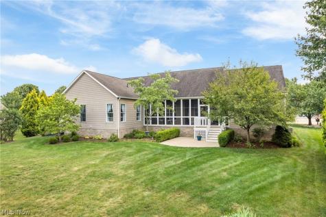 1829 Swanhurst Circle NE North Canton OH 44720