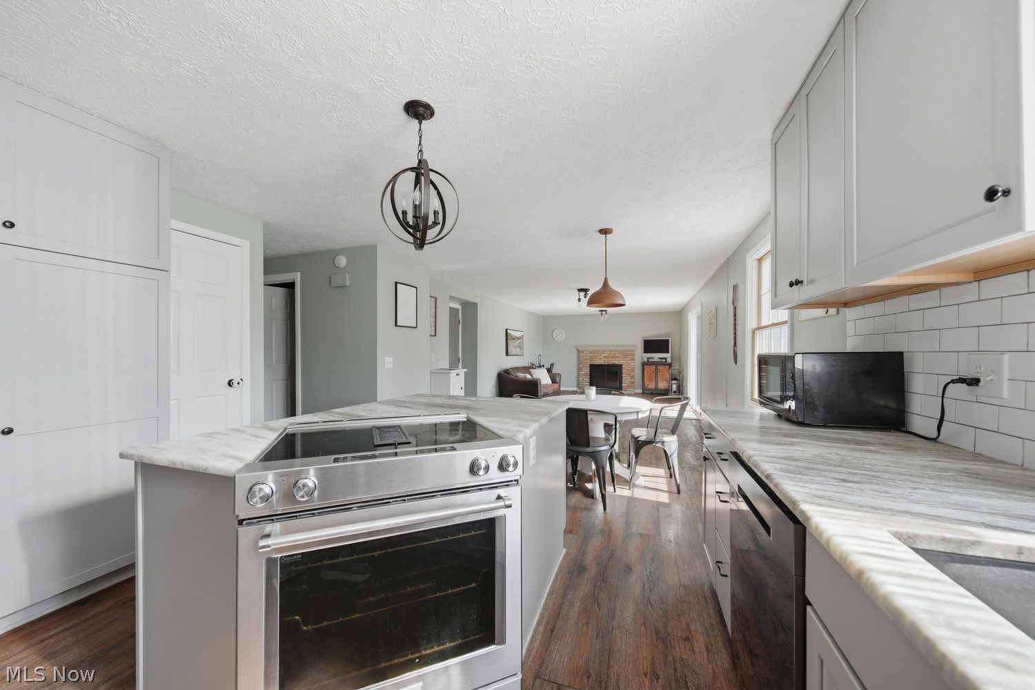 5670 Vantage Hill Avenue NW Massillon OH 44646