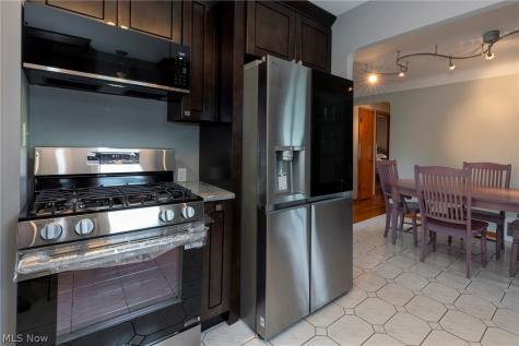 5042 N Barton Road Lyndhurst OH 44124