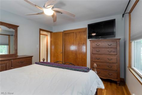 5042 N Barton Road Lyndhurst OH 44124
