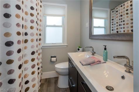 5042 N Barton Road Lyndhurst OH 44124
