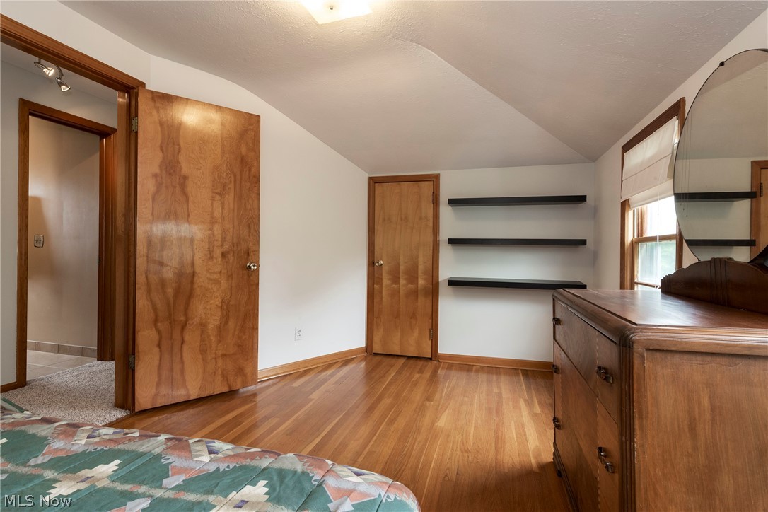 5042 N Barton Road Lyndhurst OH 44124