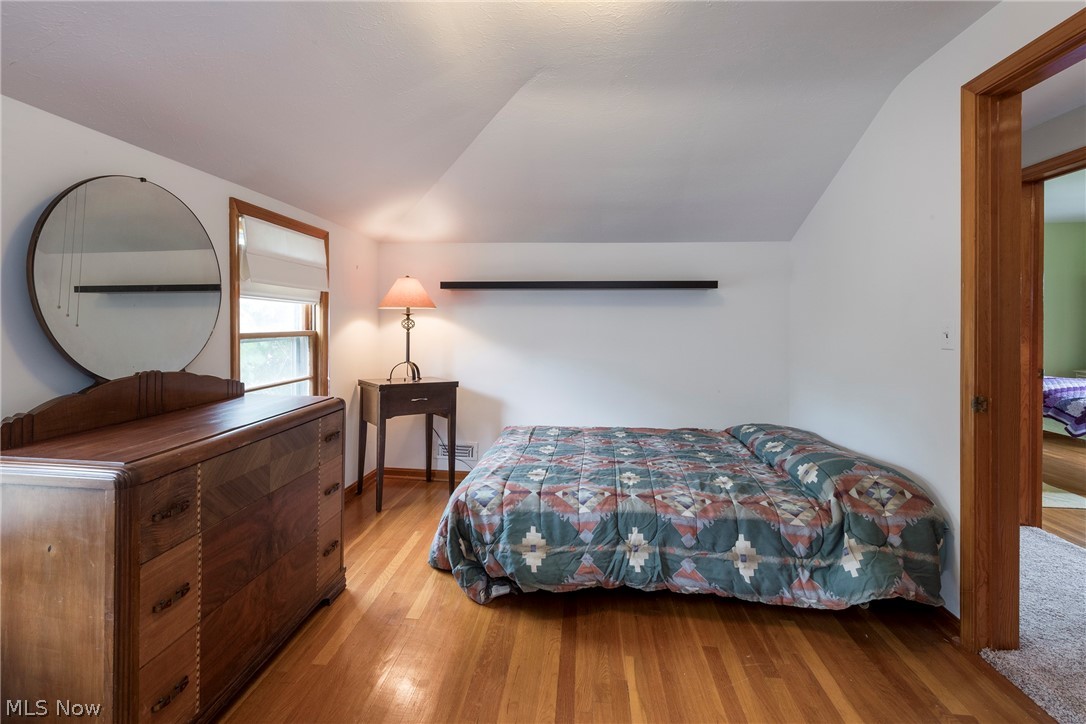 5042 N Barton Road Lyndhurst OH 44124