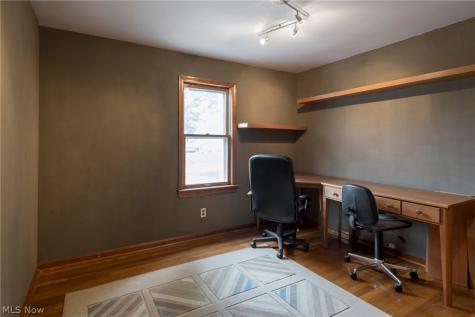 5042 N Barton Road Lyndhurst OH 44124
