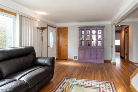 5042 N Barton Road Lyndhurst OH 44124