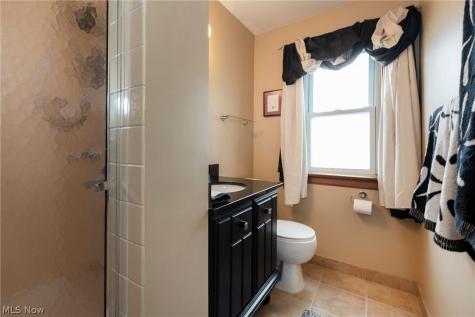 5042 N Barton Road Lyndhurst OH 44124