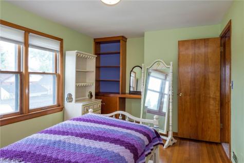 5042 N Barton Road Lyndhurst OH 44124