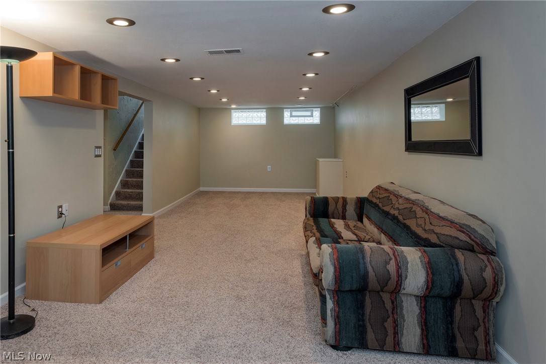 5042 N Barton Road Lyndhurst OH 44124