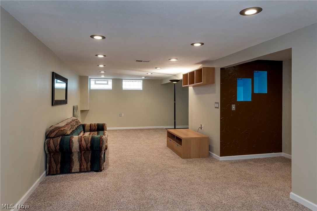 5042 N Barton Road Lyndhurst OH 44124