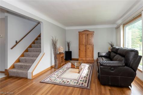 5042 N Barton Road Lyndhurst OH 44124