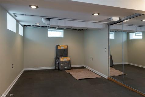 5042 N Barton Road Lyndhurst OH 44124