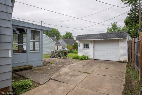 5042 N Barton Road Lyndhurst OH 44124
