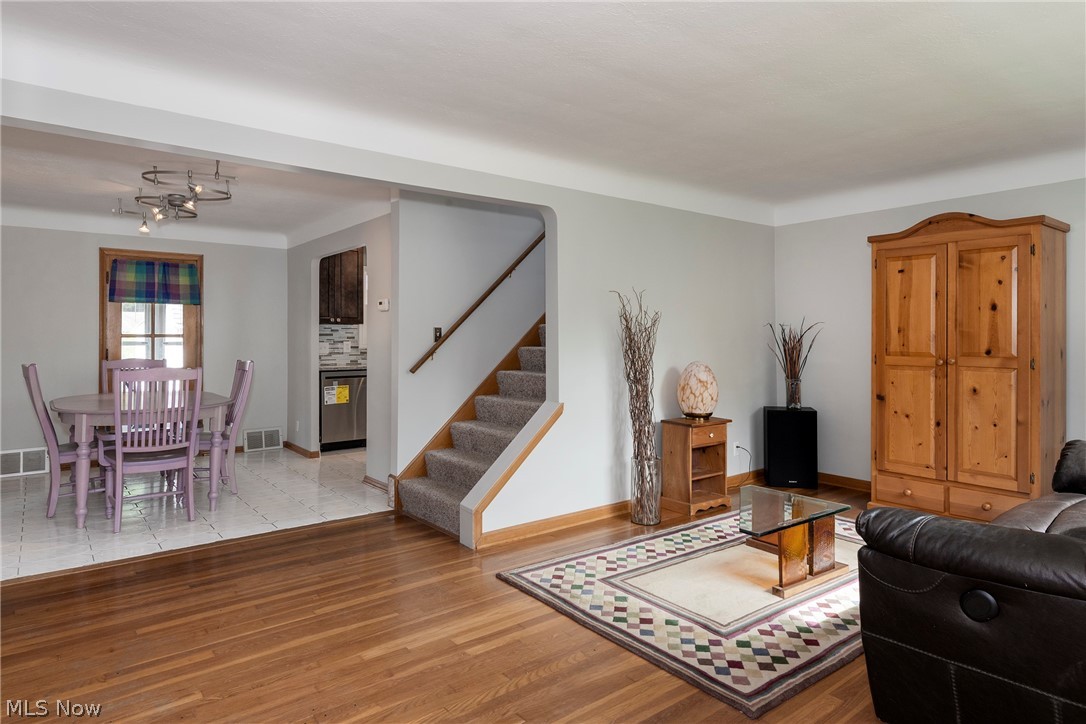 5042 N Barton Road Lyndhurst OH 44124