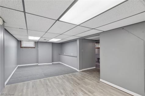 14606 Bartter Avenue Cleveland OH 44111