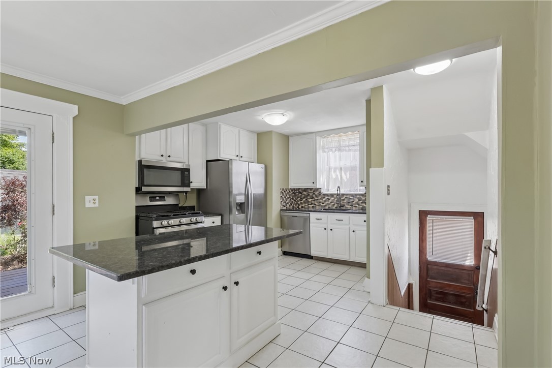 14606 Bartter Avenue Cleveland OH 44111
