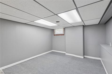 14606 Bartter Avenue Cleveland OH 44111
