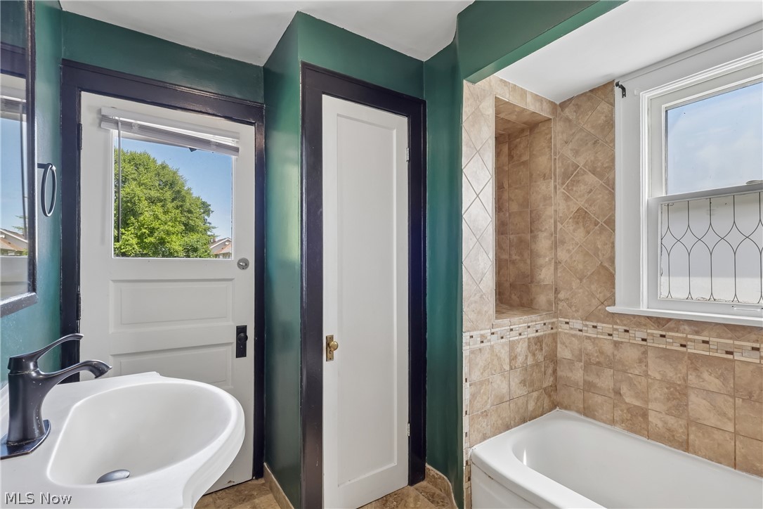 14606 Bartter Avenue Cleveland OH 44111