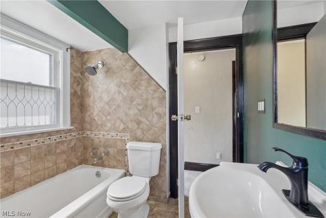 14606 Bartter Avenue Cleveland OH 44111