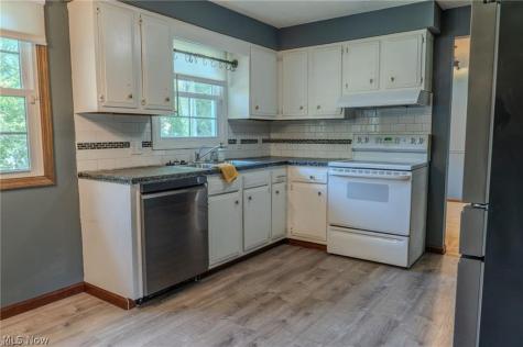 203 Albany Drive NW Canton OH 44708