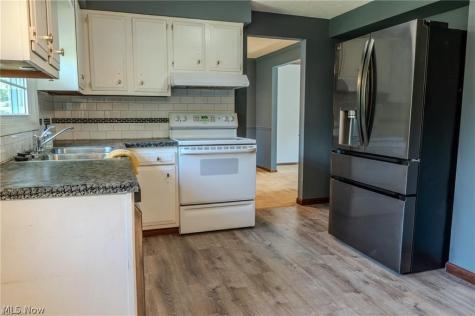 203 Albany Drive NW Canton OH 44708