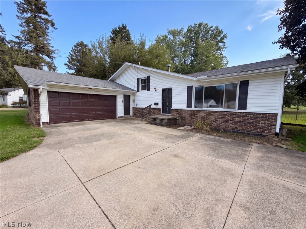 1065 Easton Drive Akron OH 44310