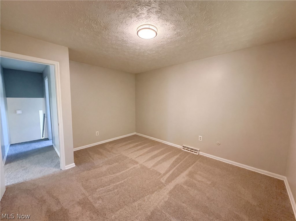 1065 Easton Drive Akron OH 44310