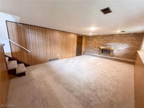 1065 Easton Drive Akron OH 44310