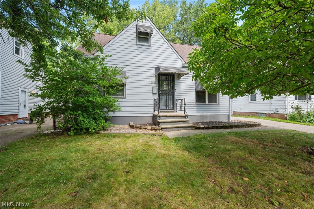25521 Zeman Avenue Euclid OH 44132