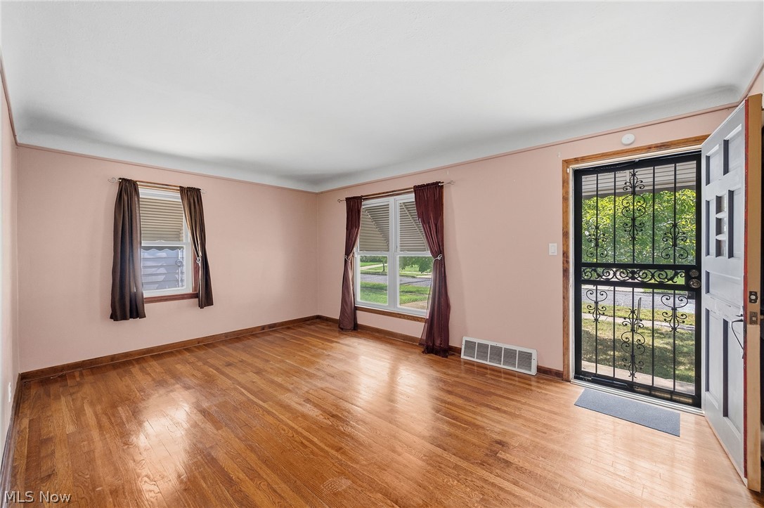 25521 Zeman Avenue Euclid OH 44132