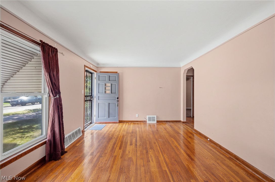 25521 Zeman Avenue Euclid OH 44132