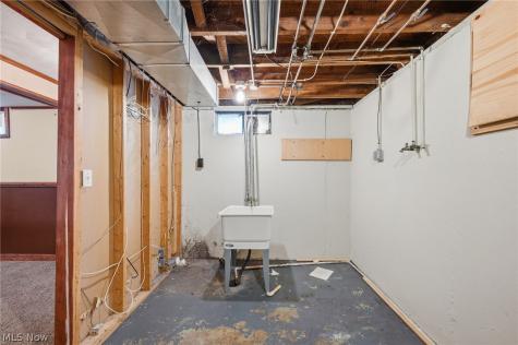 25521 Zeman Avenue Euclid OH 44132