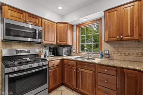 147 S Hayden Parkway Hudson OH 44236