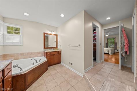 147 S Hayden Parkway Hudson OH 44236