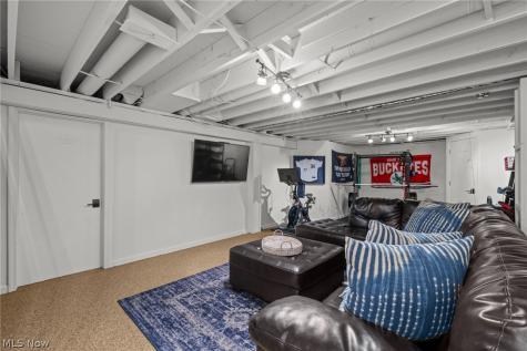 147 S Hayden Parkway Hudson OH 44236