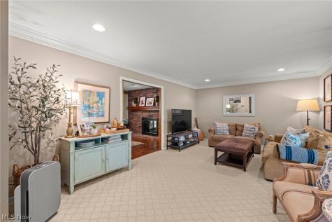 147 S Hayden Parkway Hudson OH 44236