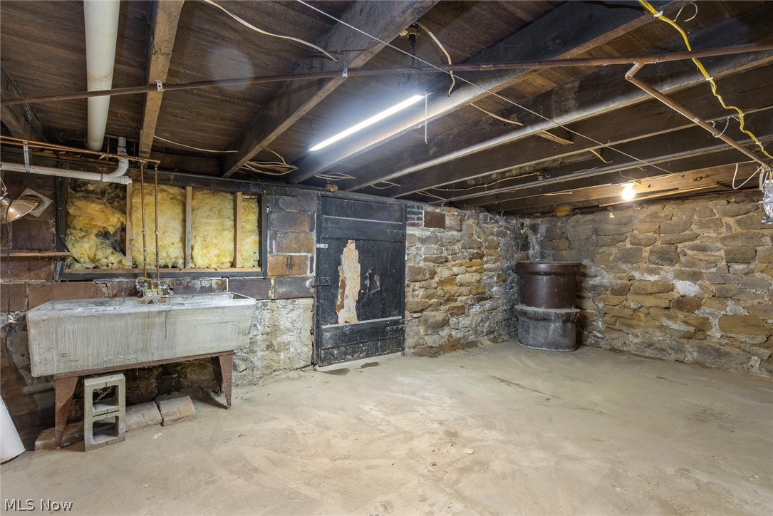 252 2nd Street Bergholz OH 43908