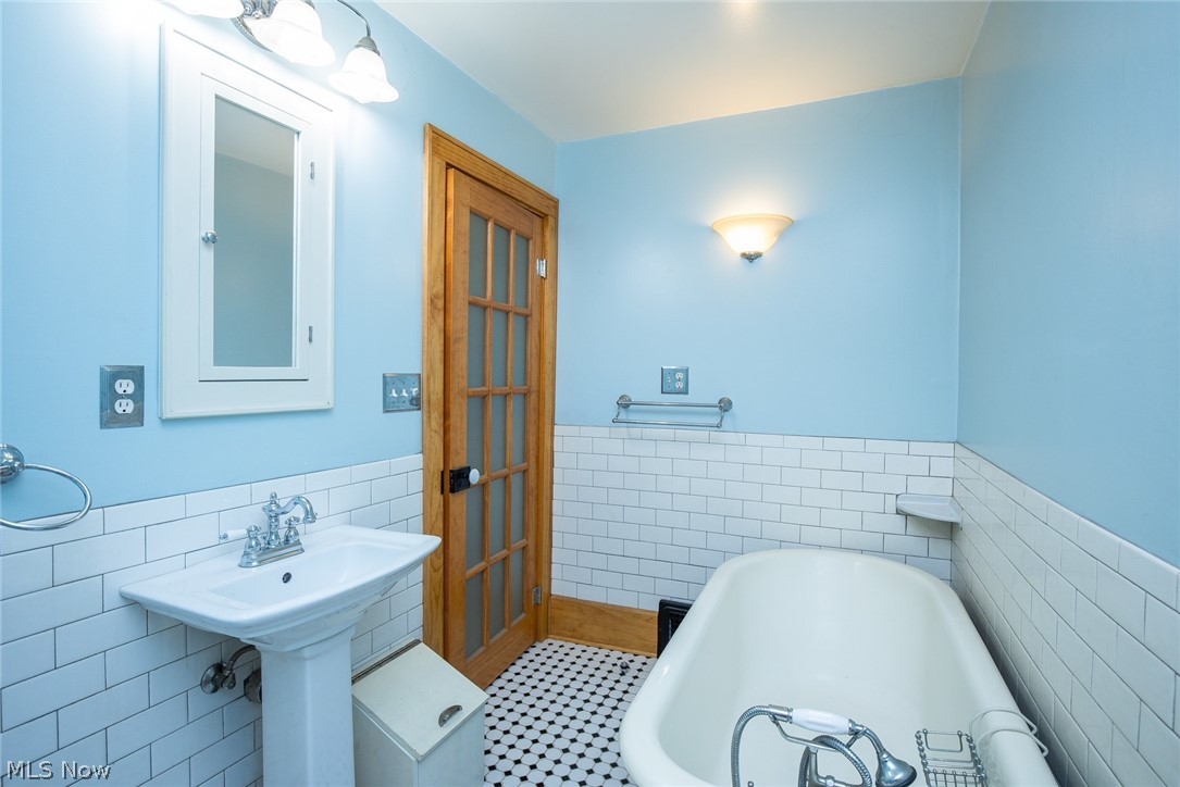 252 2nd Street Bergholz OH 43908