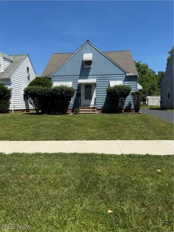 5469 Thomas Street Maple Heights OH 44137