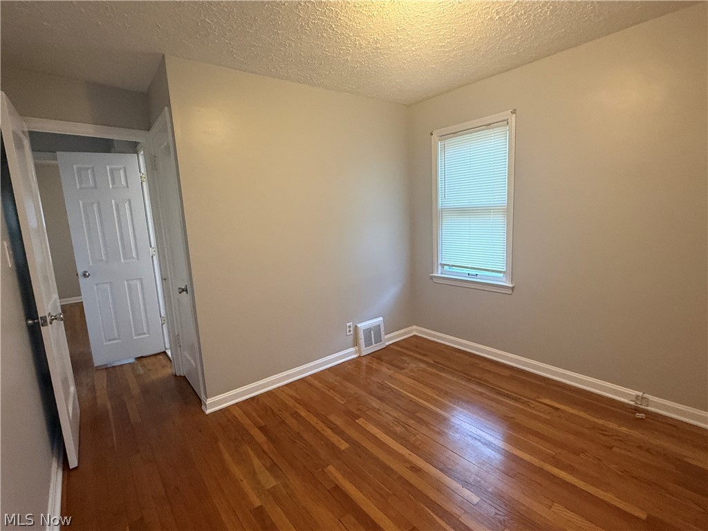 5469 Thomas Street Maple Heights OH 44137