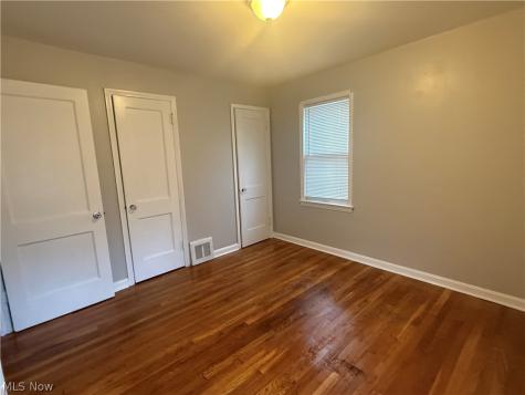 5469 Thomas Street Maple Heights OH 44137