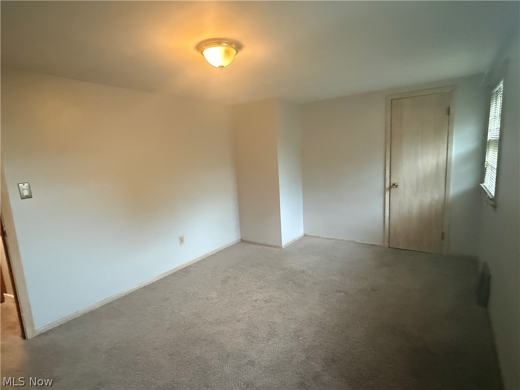 5469 Thomas Street Maple Heights OH 44137