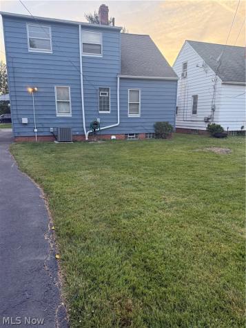 5469 Thomas Street Maple Heights OH 44137