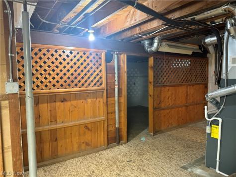 5469 Thomas Street Maple Heights OH 44137