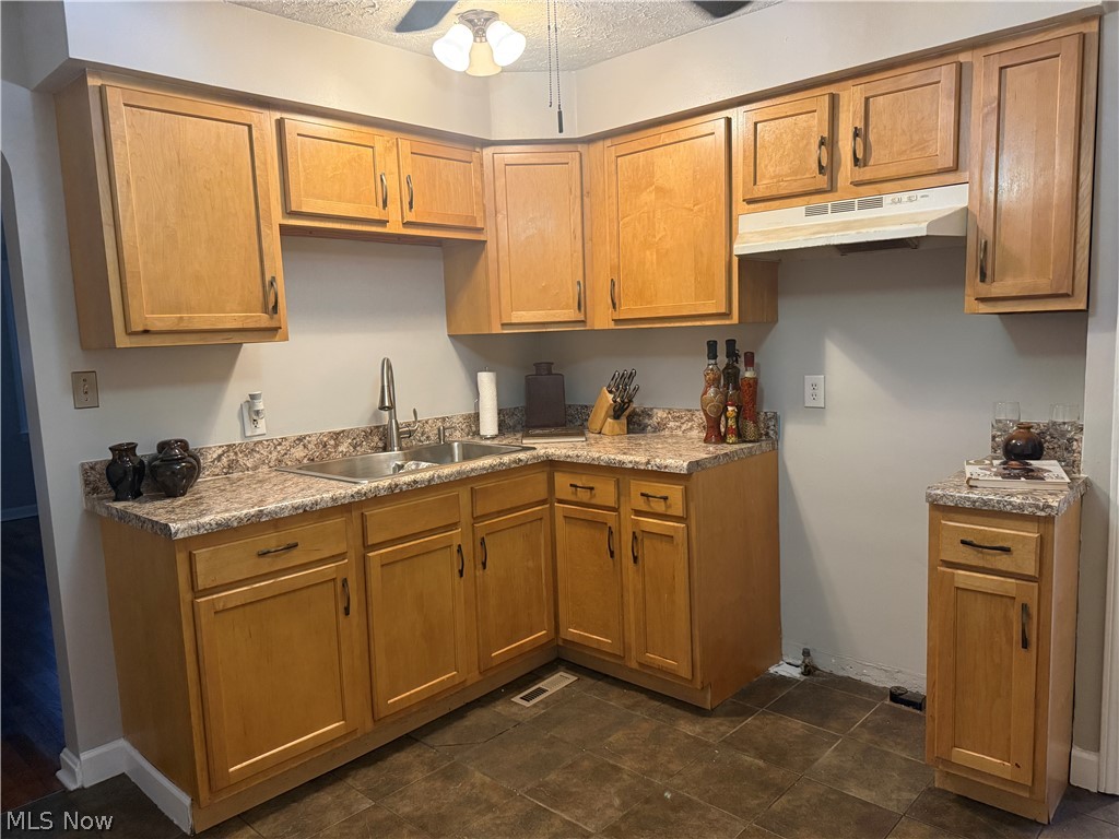 5469 Thomas Street Maple Heights OH 44137