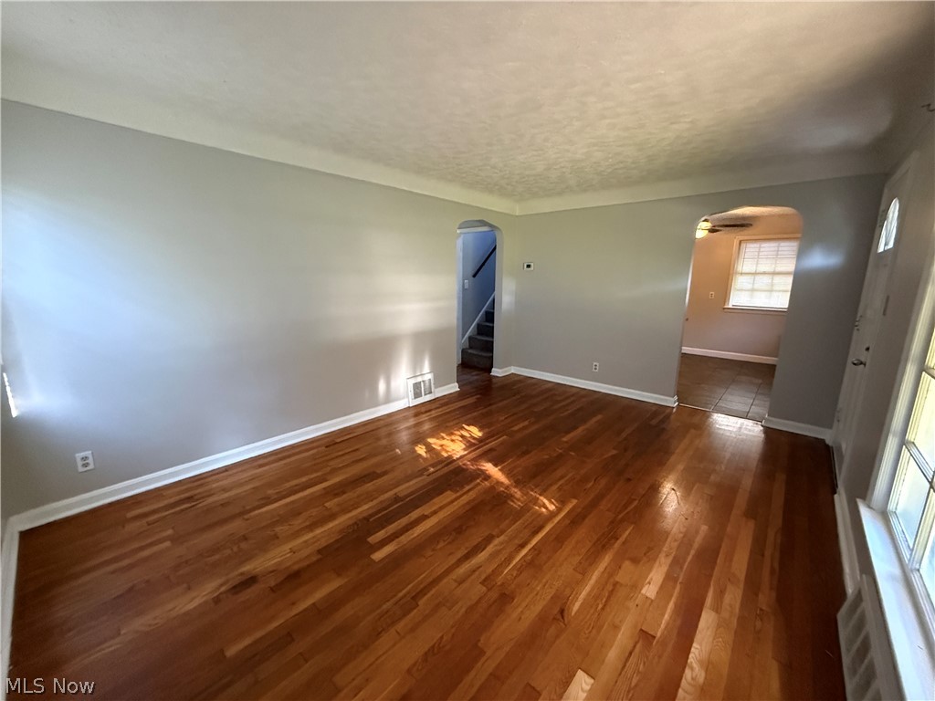 5469 Thomas Street Maple Heights OH 44137